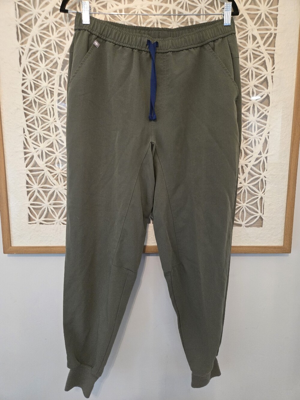 Men’s FIGS Tansen Jogger Scrub Pants Medium Short Moss Limited Edition Medical